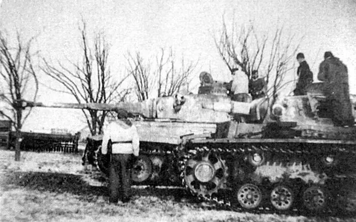 Танк тигр в районе Пролетарской зима 1943 г Одновременно был подготовлен - фото 63