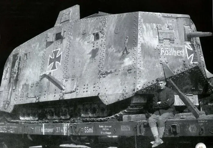 Танк A7V Adalbert из состава 3го штурмового отделения во время перевозки по - фото 13