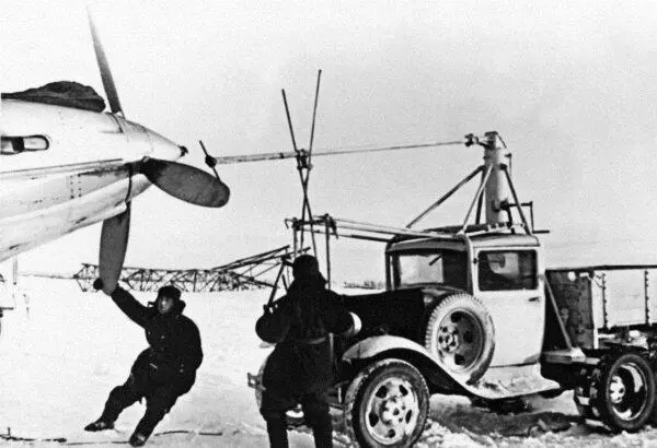 Запуск мотора Ил2 перед боевым вылетом 57 шап ВВС КБФ декабрь 1941 г В - фото 52