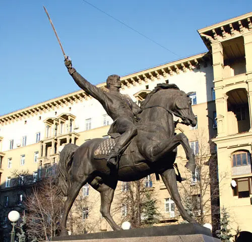 Памятник П И Багратиону в Москве Адъютант Кутузова А И - фото 57