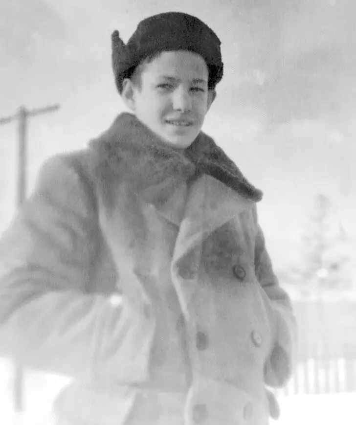 Девятиклассник Ельцин 1948 Архив семьи Ельциных Творческий подход к - фото 8