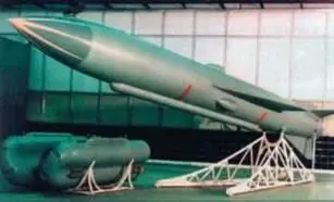 Ракеты морского базирования П5 вверху и П70 ЛИ Брежнев вручает ЛА - фото 131