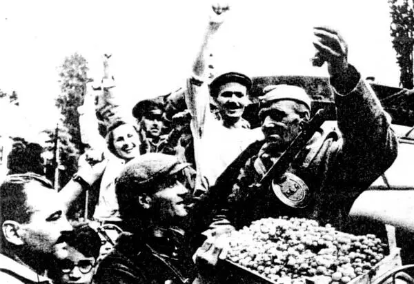 Здравствуй Болгария Так ты встречала советских воинов Октябрь 1944 г - фото 59