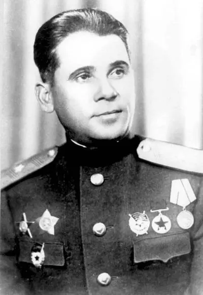 Командир 61й гвардейской стрелковой дивизии Лозанович Леонид Николаевич - фото 82