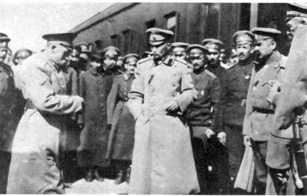 Перед встречей Николая II в Самборе Безусловно в своих выводах Брусилов был - фото 64