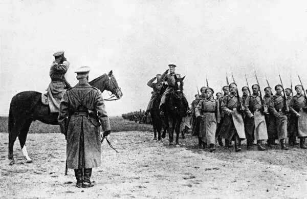Смотр Верховным главнокомандующим войск ЮгоЗападного фронта май 1916 г - фото 66
