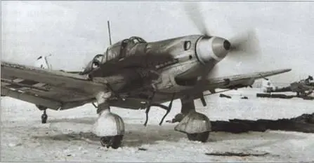 Пикирующий бомбардировщик J87D1 вверку и созданный на его основе - фото 105