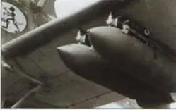 Подвеска двух 50кг бомб под крылом Hs123 Истребителибомбардировщики Bf 110 - фото 87
