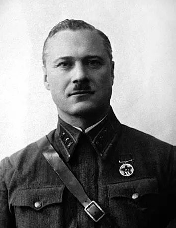 Командир 222й сд полковник ФА Бобров Фото 1940 г Весь день части дивизии - фото 44