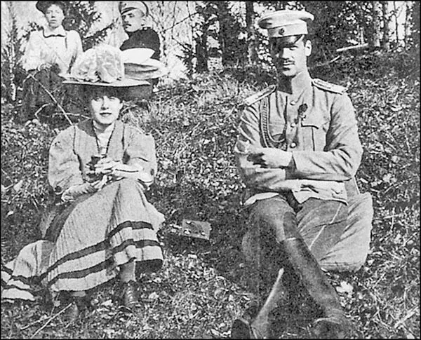 Пикник в лесу близ Гатчины Великий князь Михаил Александрович и Наталия - фото 9