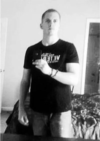Новый Джеймс Фотография из профиля Джеймса Сперри на Facebook 12 мая 2011 г - фото 8