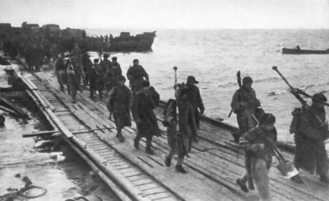В Отдельную Приморскую армию поступает пополнение Район Керчи Весна 1944 г - фото 59