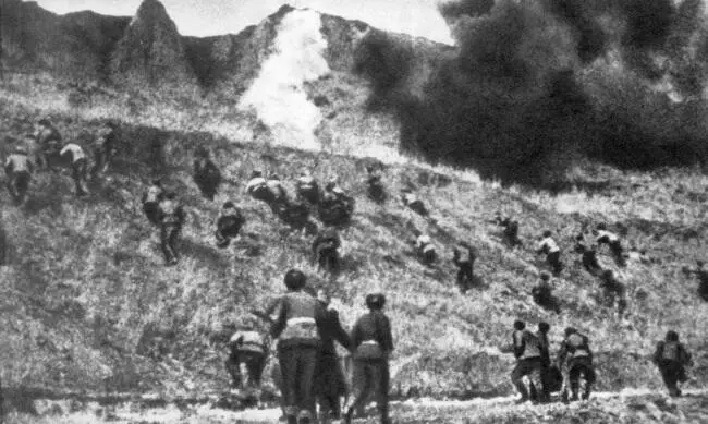 Штурм Сапунгоры частями 51й армии 8 мая 1944 г Полосы наступления - фото 65