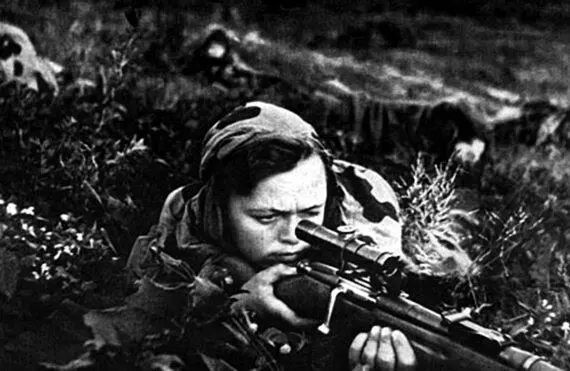 Советская девушкаснайпер В 1945 году уже после окончания войны американская - фото 16