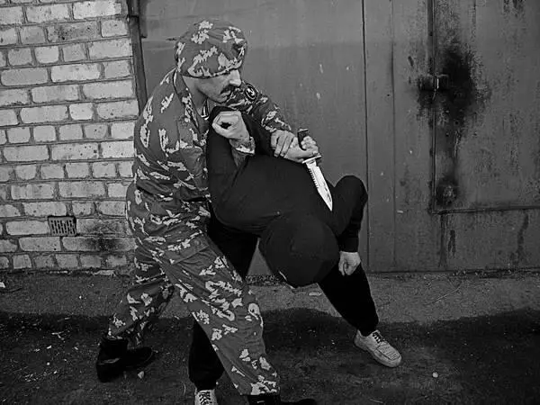 4 Удары пальцами в уязвимые точки Для того чтобы эффе - фото 468