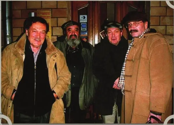 Евгений Попов и Александр Кабаков с двумя кумирами их юности Анатолием - фото 107