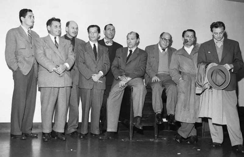 Девять человек из голливудской десятки обвиненной в 1947 году в неуважении к - фото 81