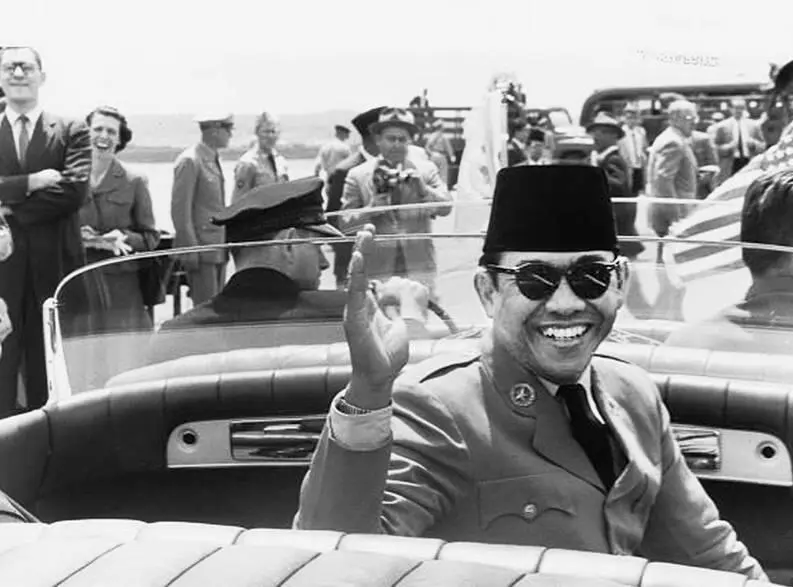 Президент Сукарно во время визита в США в 1956 году Президент Никсон - фото 117
