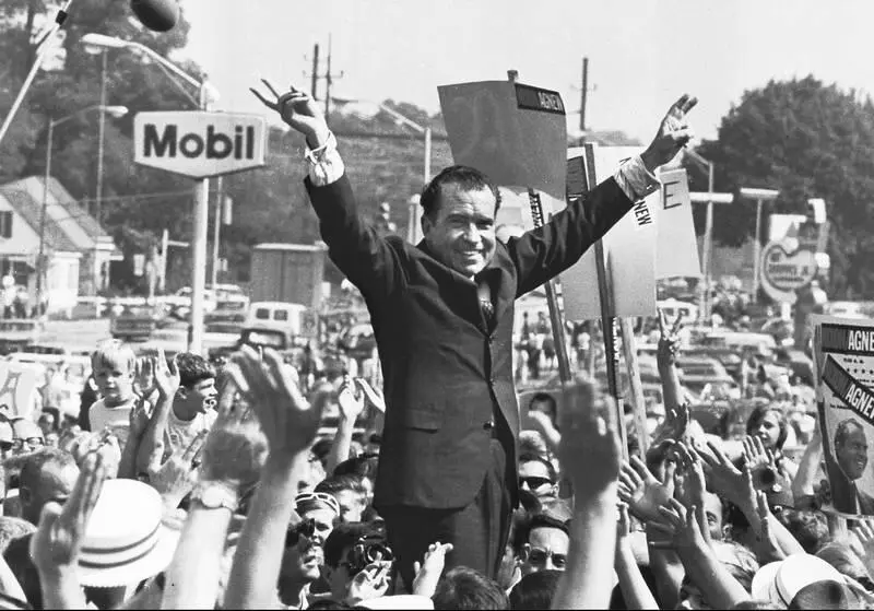 Никсон во время предвыборной кампании 1968 года Воспользовавшись недовольством - фото 122