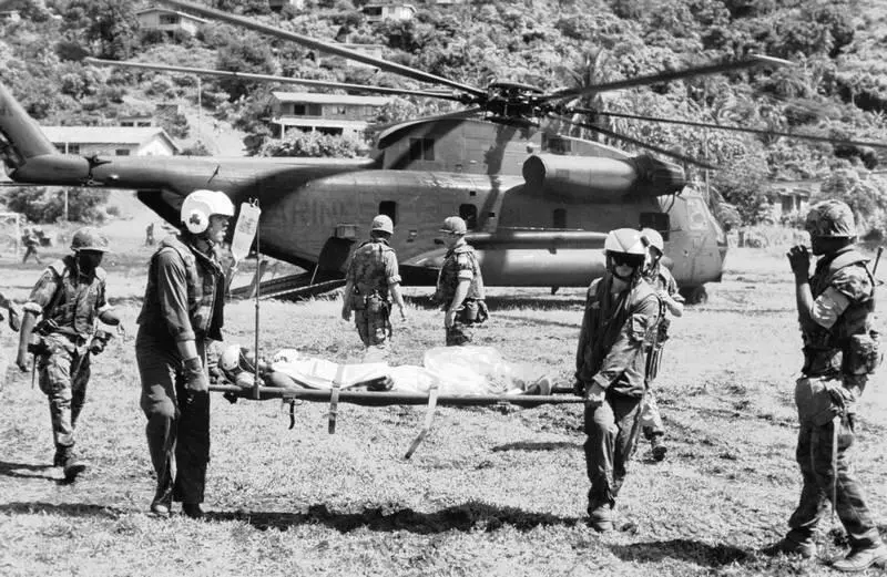 В конце 1983 года США использовали нестабильность в Гренаде как предлог для - фото 147