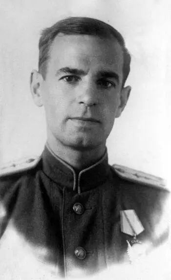 Сергей Петрович Кувшинников после ранения вернулся с Ленинградского фронта к - фото 15