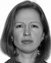 При этом могут приподниматься и нижние веки за счет чего глаза суживаются - фото 178