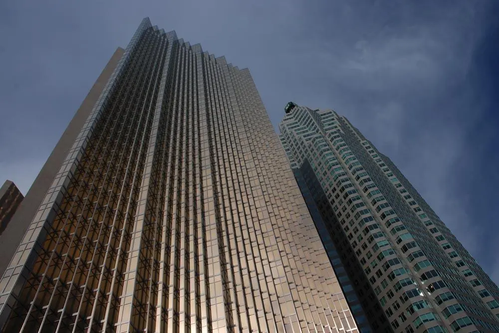 Рис 124 Здание Royal Bank Plaza в Торонто Однако при столь широком перечне - фото 124