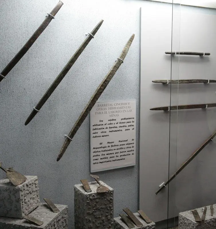 Рис 149 Бронзовые инструменты индейцев археологический музей ЛаПас - фото 150