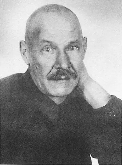 Отец Сергей Федорович Розов За годы лежания в госпитале я нагляделся на - фото 18