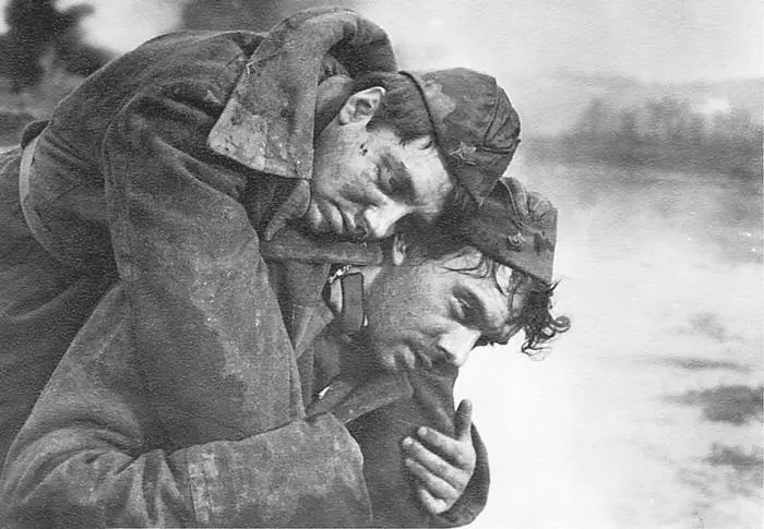 Сцена из фильма М Калатозова Летят журавли по пьесе ВС Розова Вечно - фото 41