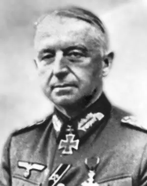 Командующий группой армий Юг генералфельдмаршал Эрих фон Манштейн К созданию - фото 5