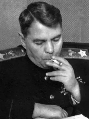АМ Василевский На территории Восточной Пруссии в районе Растенбурга под - фото 26