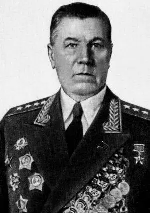 А В Горбатов После получения известия о падении Рейхстага к нему устремились - фото 87