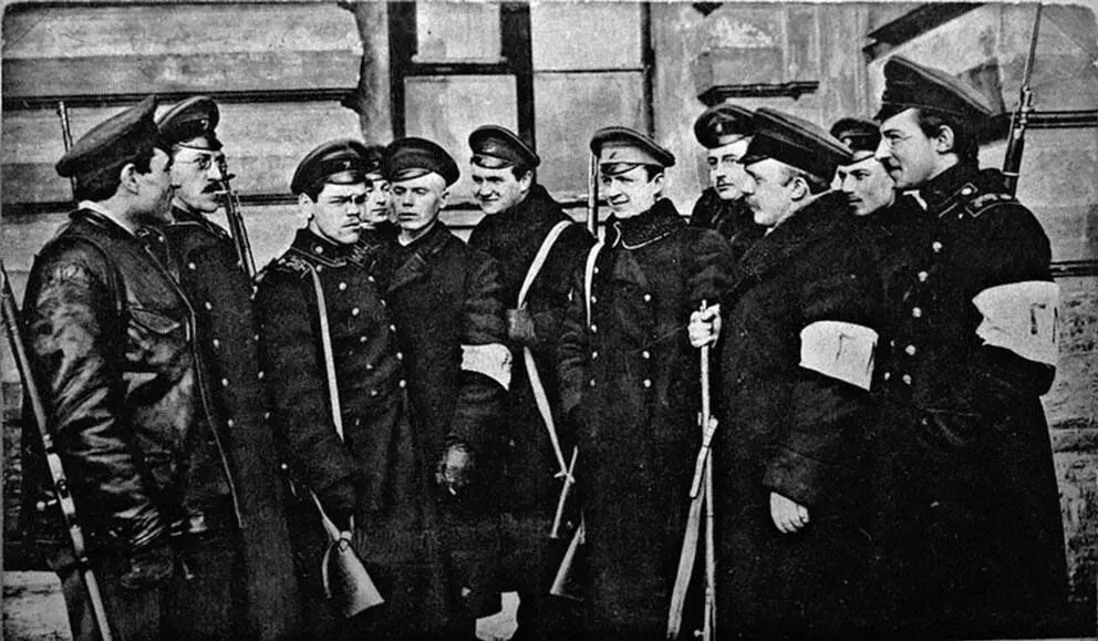 Лето 1917 г Студенческая милиция 7 мая открылся Всероссийский съезд офицеров - фото 30