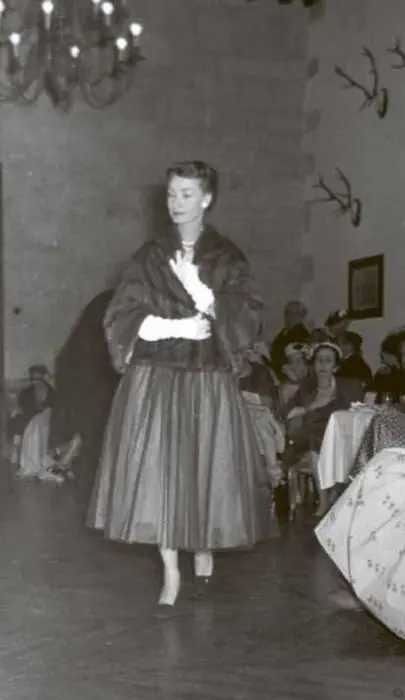 Русская манекенщица Варвара Раппонет в модели от Ланвен 1956 Продавщицы - фото 105