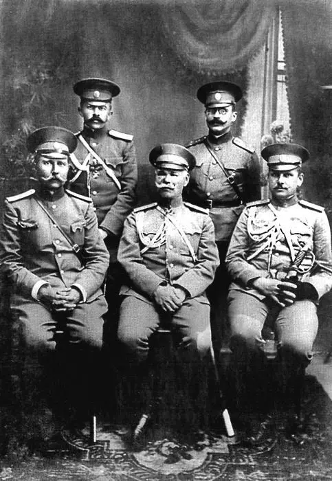 Русские офицеры В центре МВ Алексеев Идея первоначальной операции была - фото 39