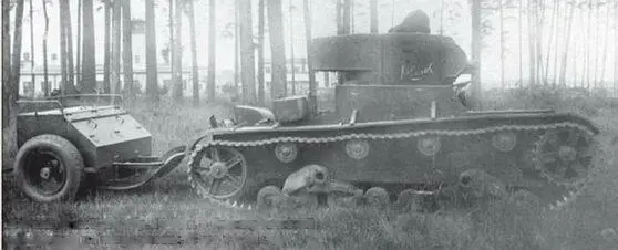 Легкий танк Т26 обр 1933 г с бронированной прицепкой на испытаниях Лето - фото 88