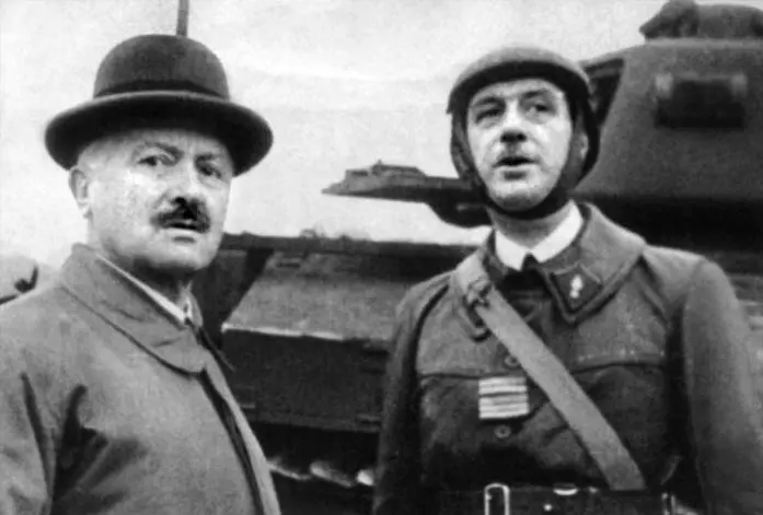 С президентом республики Даниэлем Лебреном в Эльзасе в октябре 1939 года Члены - фото 21
