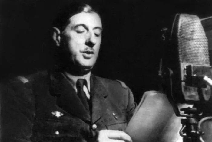 Де Голль в лондонской студии Бибиси 1940 год Черновик исторической речи де - фото 23