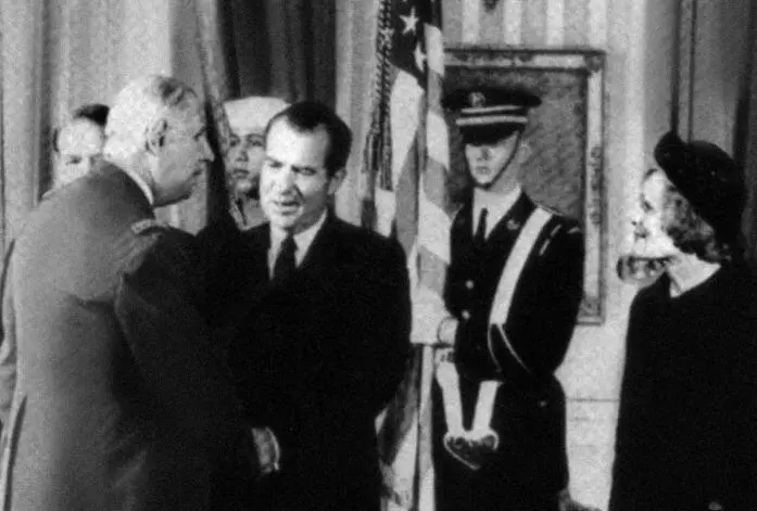 С Ричардом Никсоном 1969 год Последнее путешествие по Франции Ренн январь - фото 62