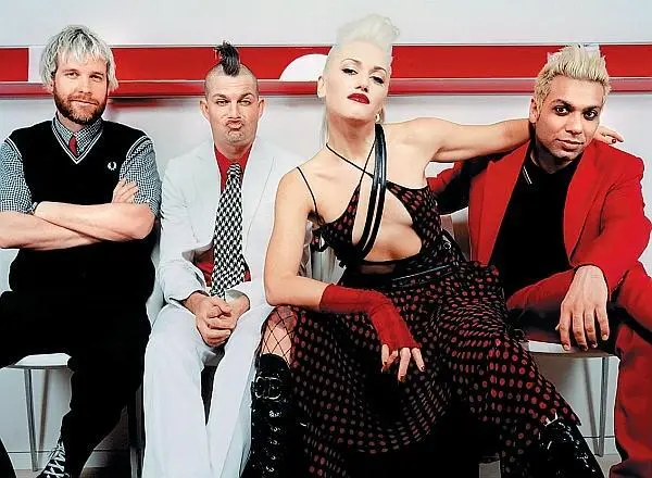 No Doubt На первом плане вокалистка Гвен Стефани Неутомимая выдумщица Бьорк - фото 22