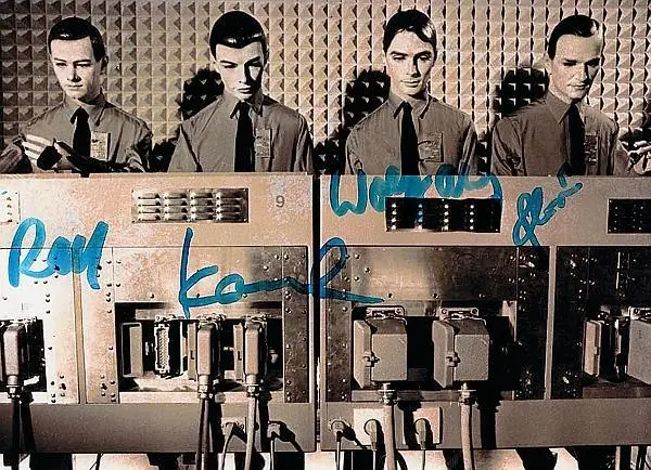 Электронщики Kraftwerk 1981 г Einstürzende Neubauten Вокалистка группы - фото 59