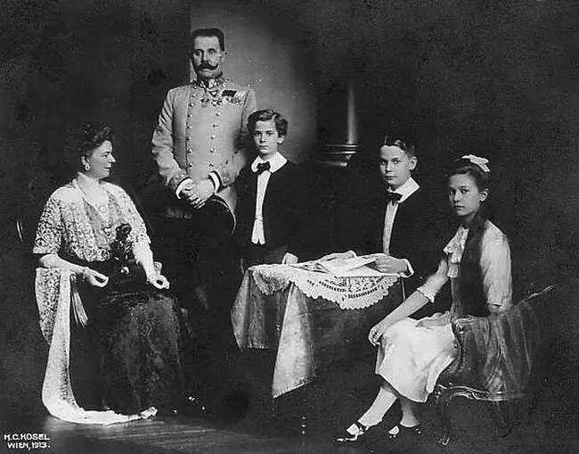 Семья Гогенберг Вена 1913 г Глава XII Я СЧИТАЮ ЧТО ВОЙНА БУДЕТ - фото 13