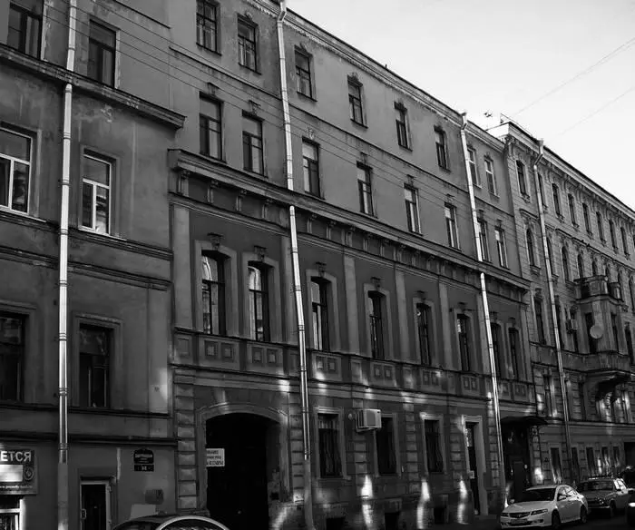 Квартира Гаршина находилась в этом доме Здесь он и погиб Или покончил с - фото 47