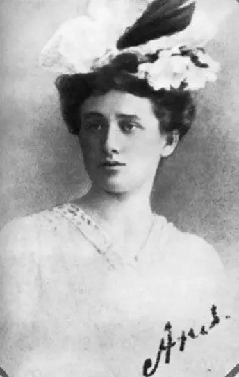 Поэтическая семья Анна Ахматова и Николай Гумилев фото конца 1910х - фото 179