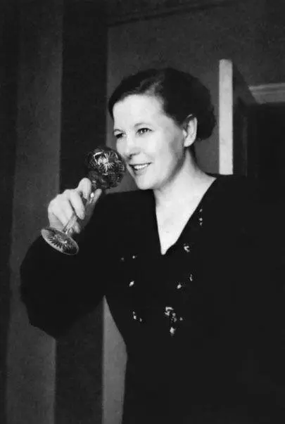 Екатерина Фурцева секретарь Фрунзенского райкома партии 1940е гг Ее - фото 240