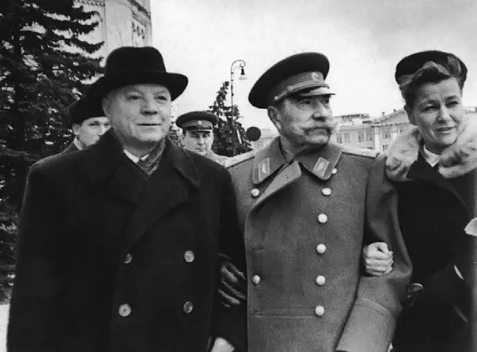 С Буденным и Ворошиловым конец 1950х гг Кроме заботы о Москве в - фото 242