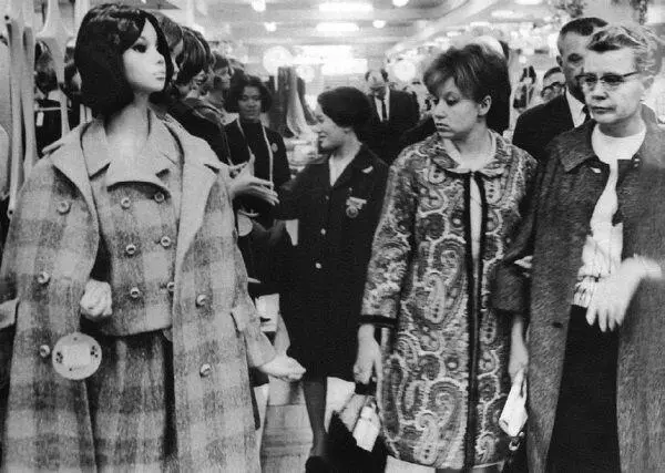 С Эльзой Триоле 1960е гг Очень дружила Фурцева с Армандом Хаммером даже - фото 247