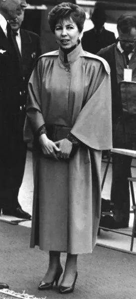 Раиса Горбачева в обществе Франция СССР апрель 1989 г Но вскоре любовь к - фото 254