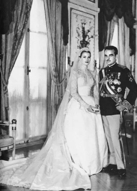 Первая официальная фотография новобрачных Ренье и княгини ГрацииПатриции 19 - фото 423